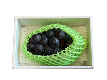 Pione Grapes (1 bunch)