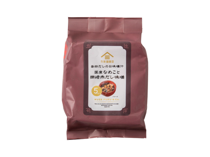 なめこと赤だし味噌汁